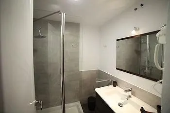 Factory Rooms Tarifa Homestay *