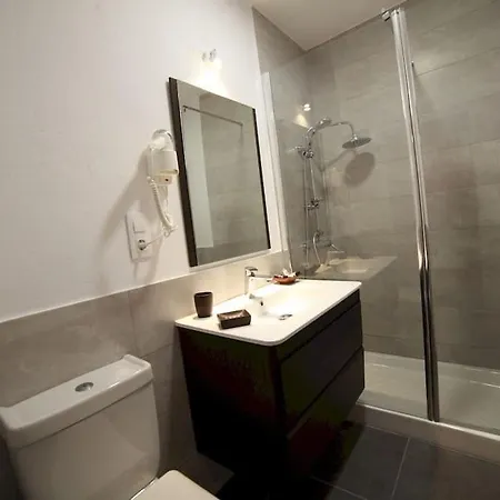 Factory Rooms Tarifa Homestay